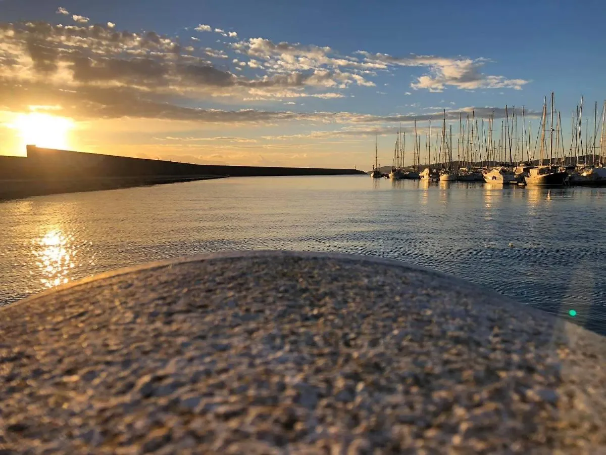 Le Residenze Del Mare Affittacamere La Caletta Itália