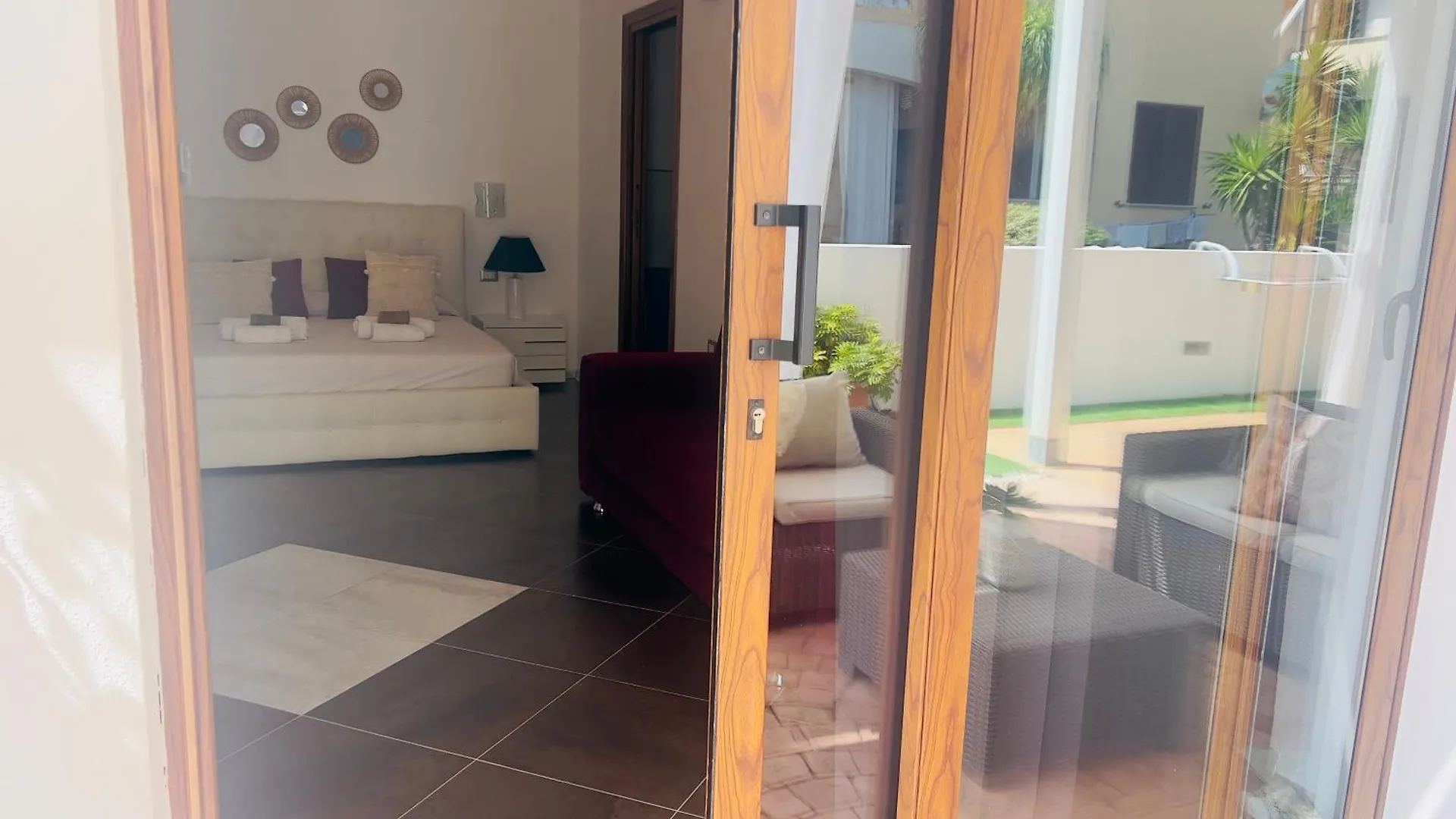 Le Residenze Del Mare Affittacamere La Caletta Casa de hóspedes